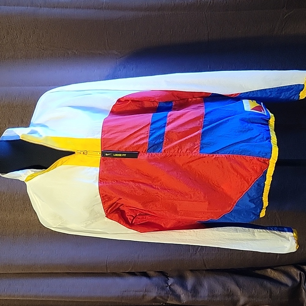 NIKE Windbreaker